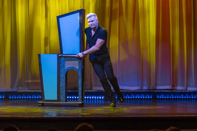 Escape Reality Branson Magic Dinner Show - The 3-Course Dinner: What’s Included and What to Expect