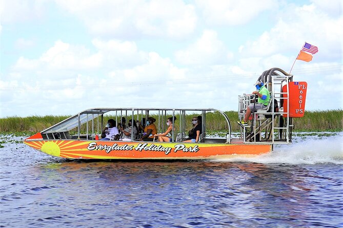 Everglades Holiday Park Airboat Tours & Rides - What Happens After the Airboat: The On-Site Alligator Show and Animal Displays