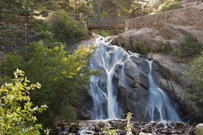 Foothills, History, and Garden of the Gods Jeep Tour - Meeting at 925 S 8th St and how the small-group vibe plays out