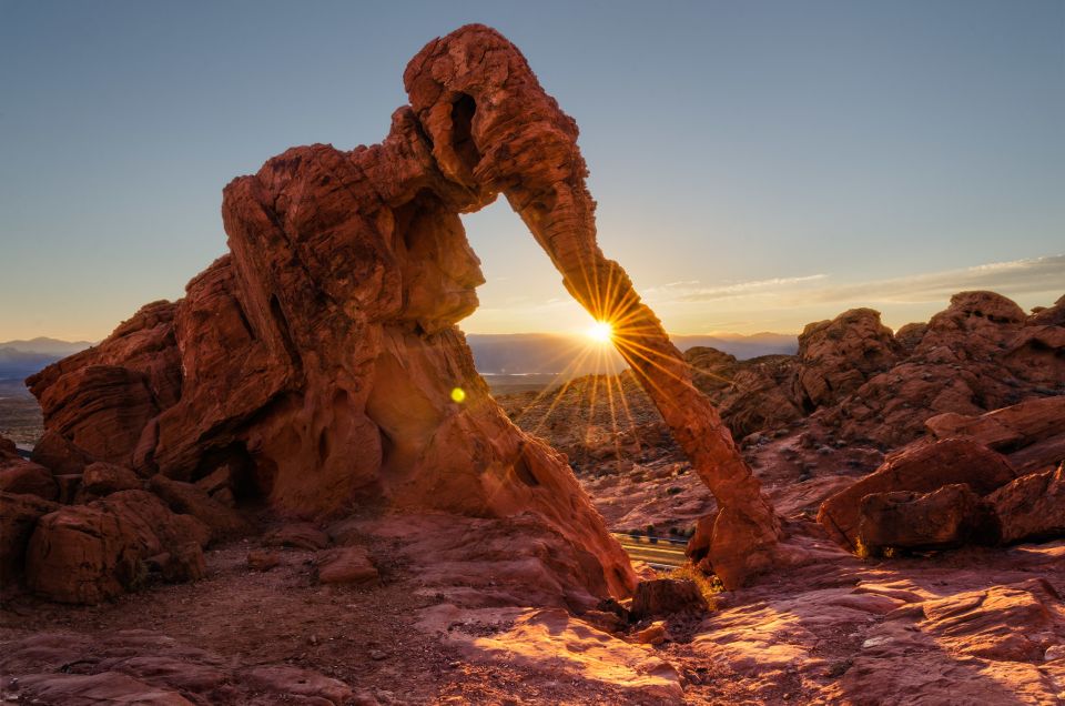 From Las Vegas: Valley of Fire State Park Tour - Leaving Las Vegas at 7am: the calm way to reach Valley of Fire