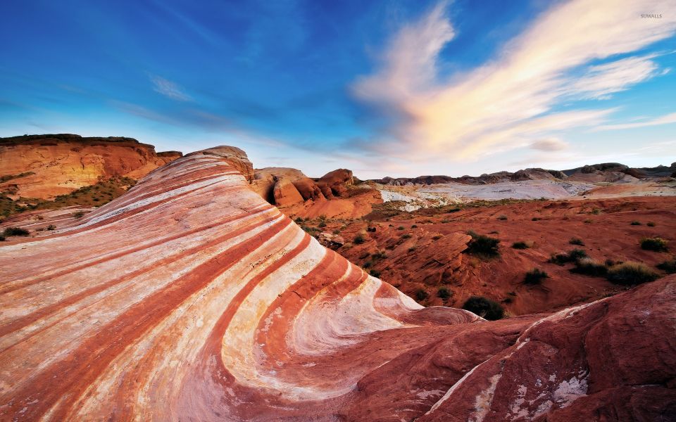From Las Vegas: Valley of Fire State Park Tour - Small-group touring with guides like Max, Robert, Daniel, and Denny