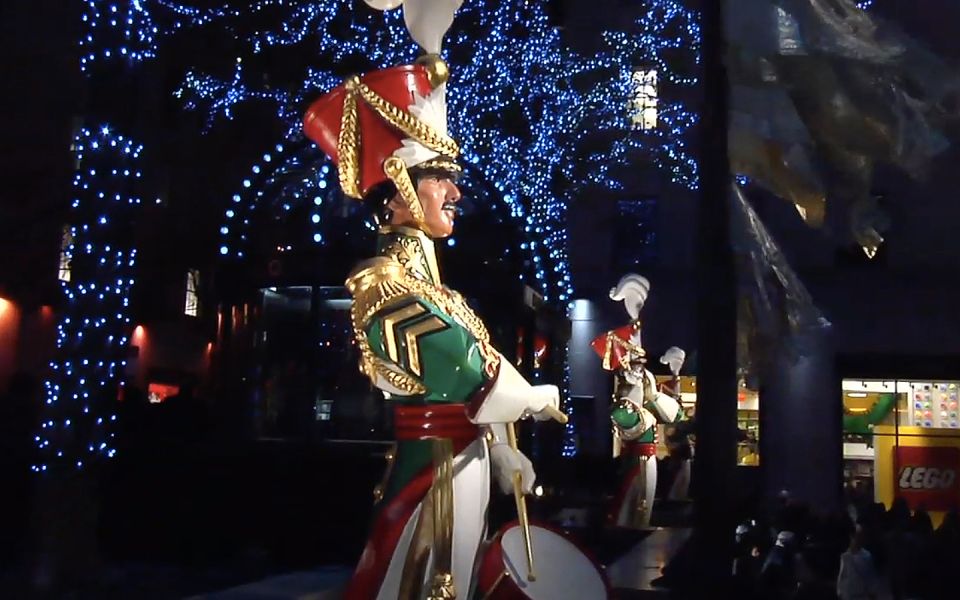 From Manhattan: Dyker Heights Lights & Skyline Tour - Key Highlights You’ll Actually Feel