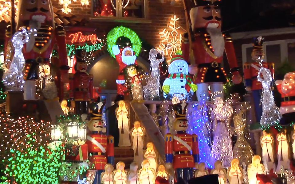 From Manhattan: Dyker Heights Lights & Skyline Tour - Getting to Bay Ridge and Dyker Heights From Times Square