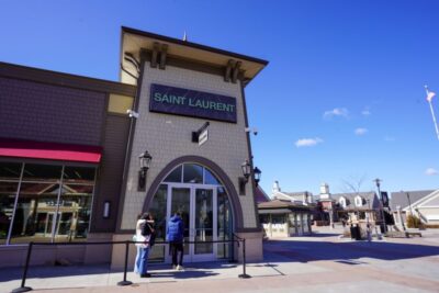 From NYC: Woodbury Common Premium Outlets Shopping Tour - The Reserved Bus Ride: Comfort and Control