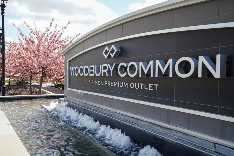 From NYC: Woodbury Common Premium Outlets Shopping Tour - Return Timing: How to Avoid Getting Stuck Late