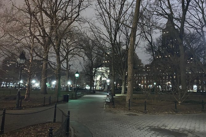 Gangsters and Ghosts Tour New York City - West Village Haunts: Mansion Tales and a Slower Feel