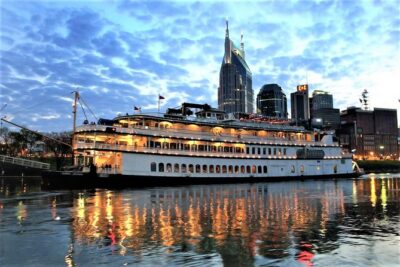 General Jackson Showboat Lunch or Dinner Cruise in Nashville - Lunch vs dinner: timing changes the whole mood