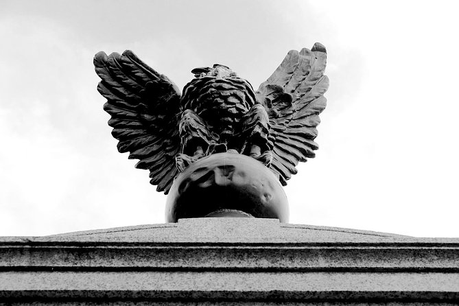Genteel and Bard's Savannah Dark History and Ghost Encounter Walking Tour - Colonial Park Cemetery: Disease, Hudu, and Why Timing Matters