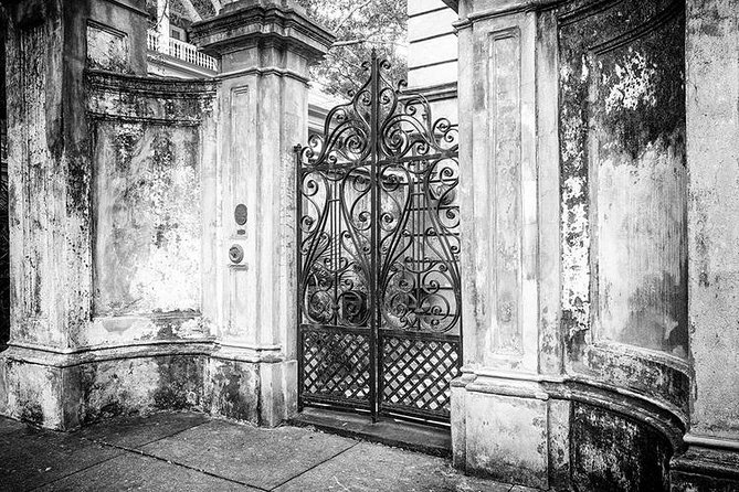 Ghosts of Charleston Night-Time Walking Tour with Unitarian Church Graveyard - Tour timing and weather: plan around the outdoors