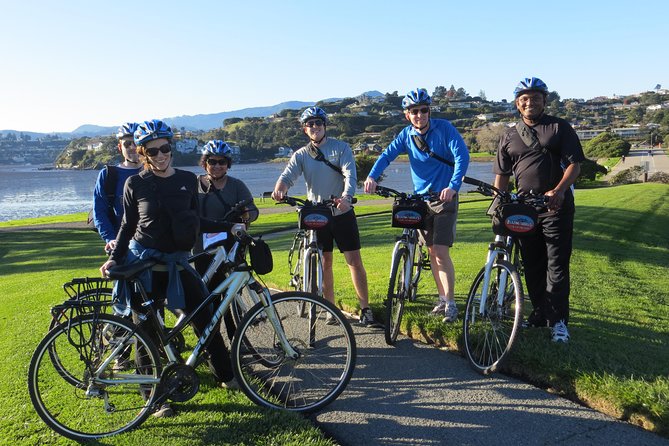 Golden Gate Bridge Guided Bicycle or E-Bike Tour from San Francisco to Sausalito - Presidio stops and Fort Point: stories right before the big crossing