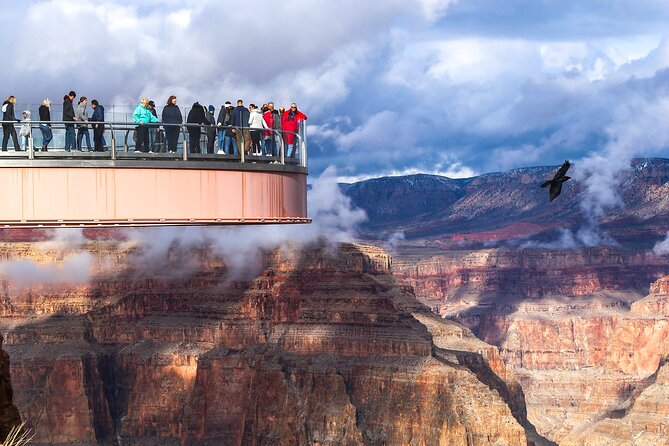 Grand Canyon West & Hoover Dam Tour With Breakfast At IHOP - Hoover Dam first: the bridge stop and breakfast setup