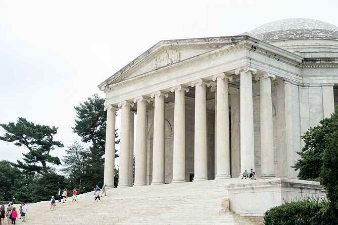 Grand Tour of DC with Option to Add Explore Egypt in DC - Lincoln Memorial and the Big Memorial Lineup: What 15 Minutes Gets You