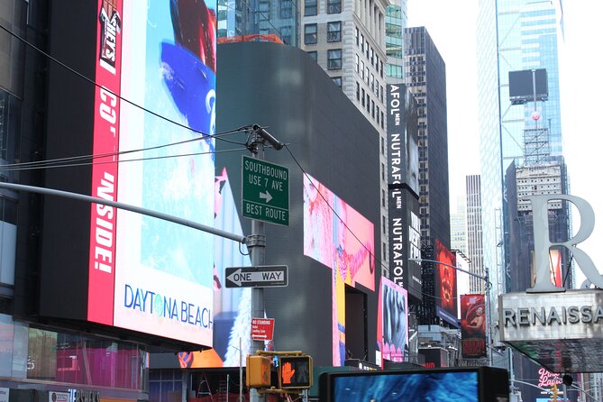 Gray Line New York Fully Guided 5 Hour Sightseeing Tour - Getting your bearings: Times Square, Rockefeller Center, and St. Patrick’s Cathedral