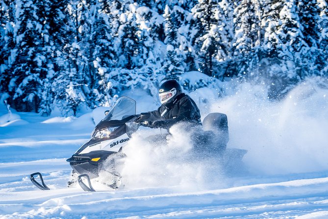 Guided Fairbanks Snowmobile Tour - Gear that keeps you warm and in the game