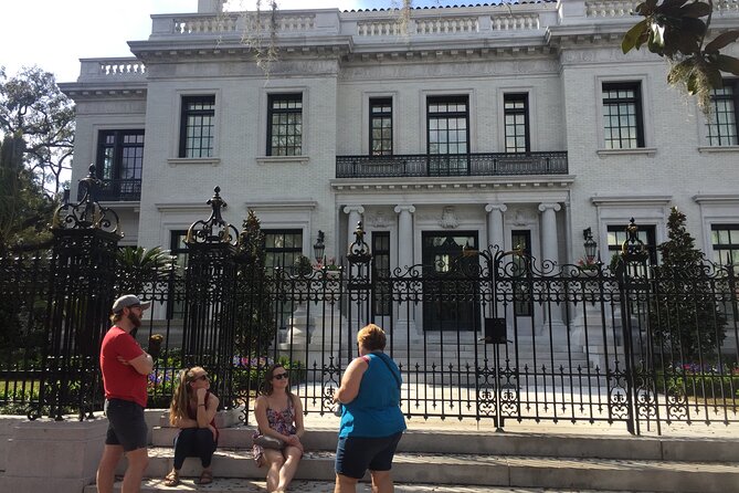 Heart of Savannah History Walking Tour - 2hr - The SCAD Building Pass-By: Volunteer Guard Origins