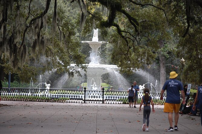 Heart of Savannah History Walking Tour - 2hr - Juliette Gordon Low Birthplace: Outside Views That Still Hit Hard