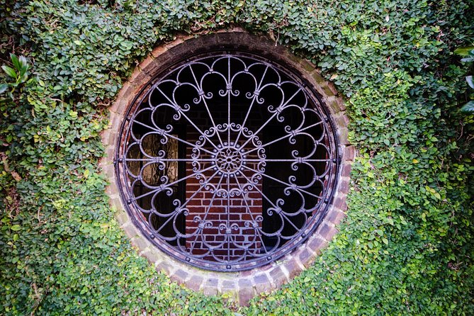 Highlights of Charleston Guided Walking Tour - St. Philip’s Church: the longest-meeting congregation in Charleston