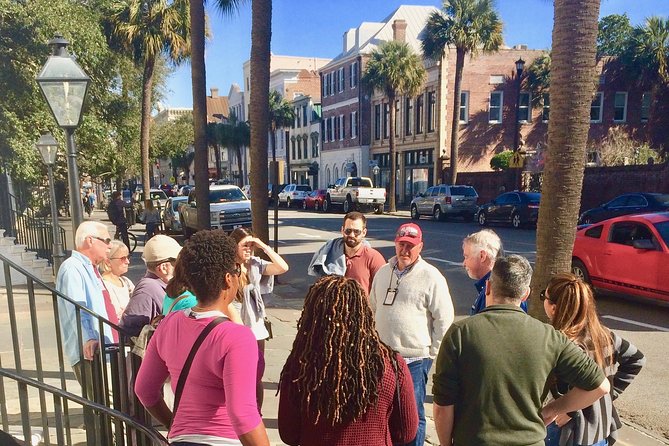 Historic Charleston Guided Sightseeing Walking Tour - How the walking pace works (and what you should bring)