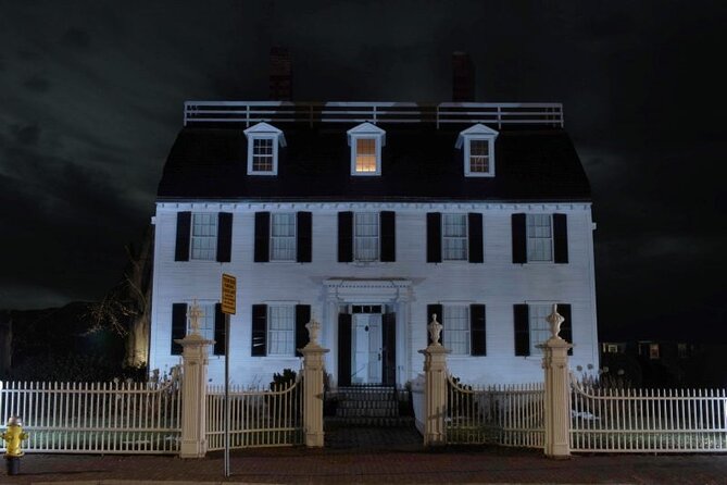 History and Hauntings of Salem Guided Walking Tour - Who should book this Salem History and Hauntings walking tour?