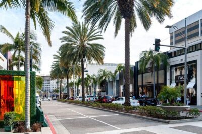 Hollywood, Beverly Hills and Celebrity Homes Open Air Van Tour - Open-air seating, headsets, and how photo time really works