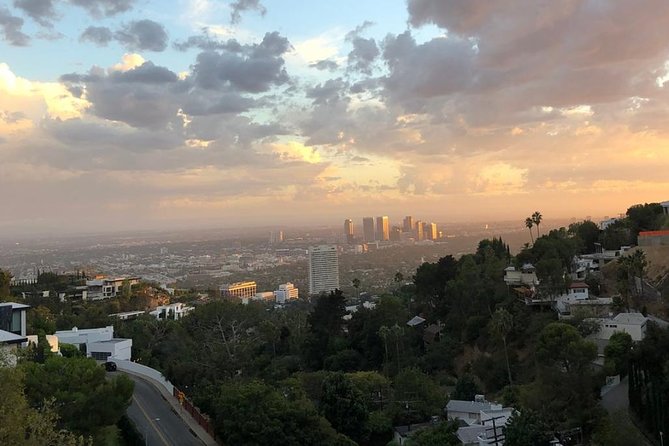 Hollywood, Beverly Hills and Celebrity Homes Open Air Van Tour - Hollywood Sign from Mulholland Drive: Getting the classic view