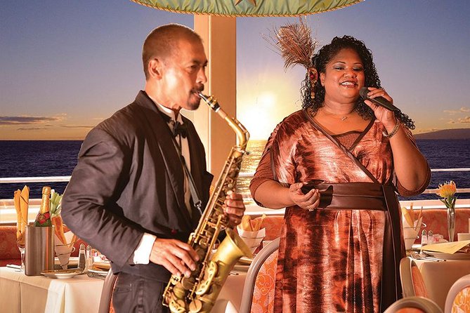 Honolulu: Three Star Deluxe Sunset Dinner Cruise and Show - Service on a Big Ship: Where Timelines Can Stretch