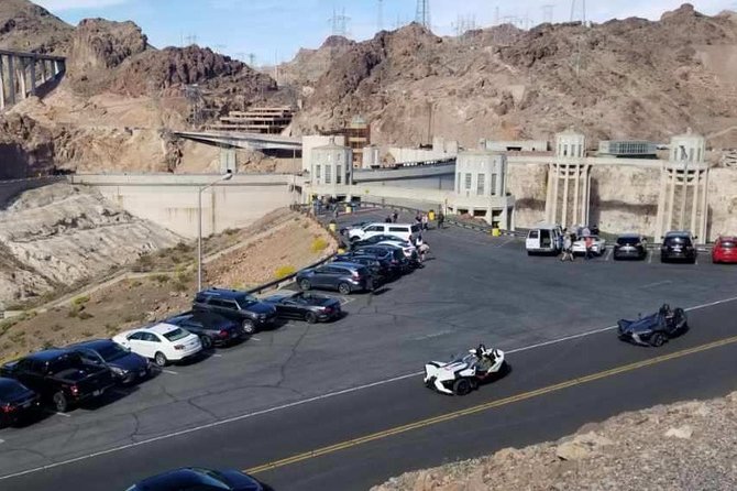 Hoover Dam Highlights Tour from Las Vegas, WiFi - Walking the top of Hoover Dam: what you’re really paying for