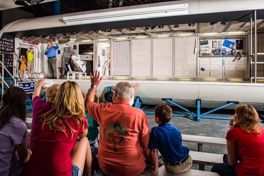 Houston: Space Center Houston Admission Ticket - Food, lines, and the real rhythm of a packed museum day