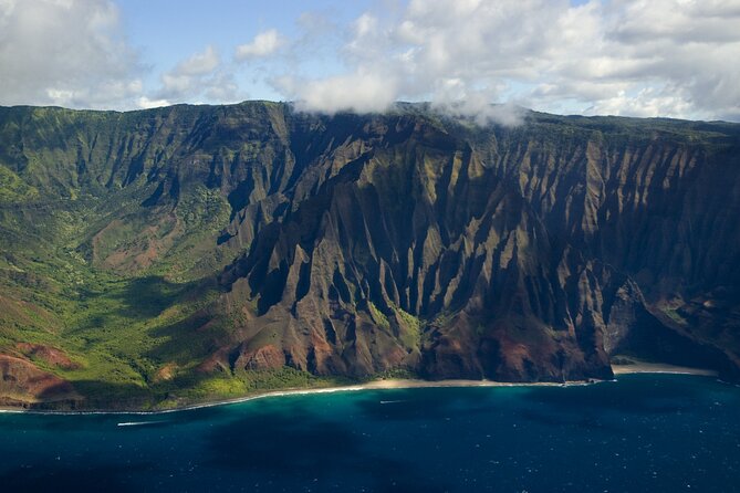 Kauai Airplane Tour: Na Pali Coast, Waterfalls & Window Seats - How the 1 Hour 5 Minute Flight Really Feels