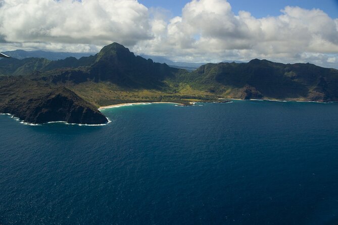 Kauai Airplane Tour: Na Pali Coast, Waterfalls & Window Seats - Waimea Canyon: The Grand Canyon of the Pacific From Above