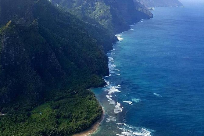 Kauai Deluxe Sightseeing Flight - Stop 1: Na Pali Coast State Wilderness Park from end to end