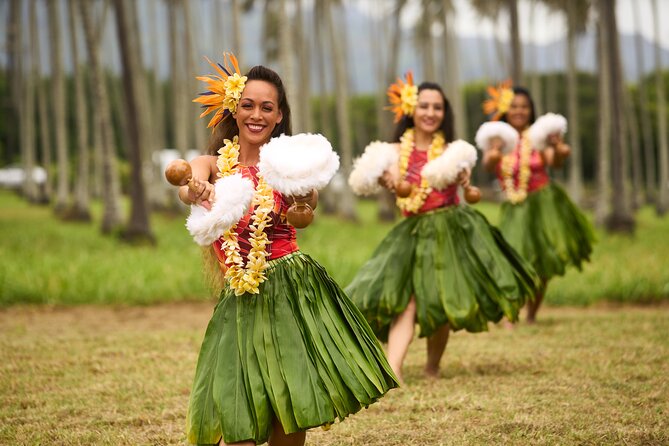 Kauai: Luau Ka Hikina Admission with Dinner and Lei Greeting - 5:00pm to 5:30pm: Hele Mai check-in, seating, and the lei welcome