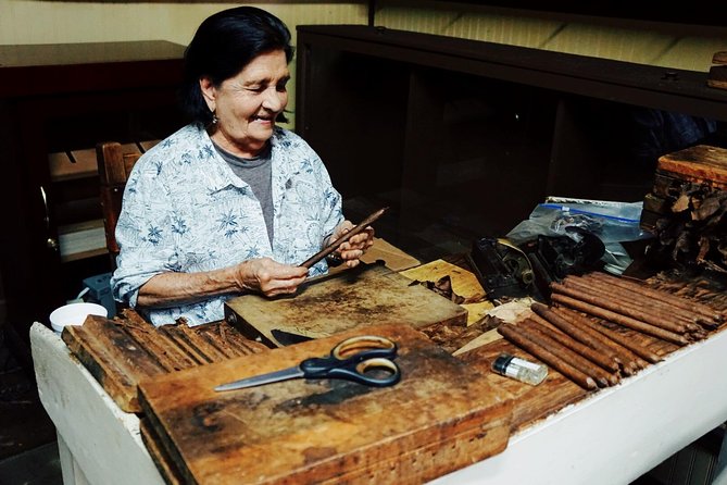 Key West Historic Seaport Food & Walking Tour - Rodriguez Cigar Factory: A Souvenir Stop That Actually Adds Context