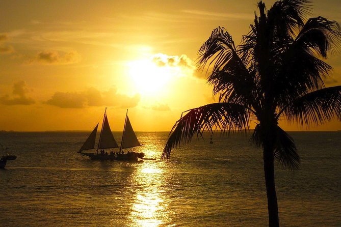 Key West Small-Group Sunset Sail with Wine and Hors d'oeuvres - Key West Sunset Sail: Why the Water Makes It Better Than the Pier