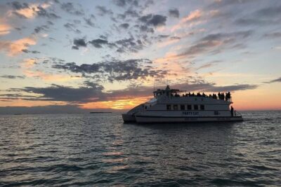 Key West Sunset Cruise: Dinner, Live Music & Drinks Included - Price and value: $92.95 for dinner plus unlimited drinks