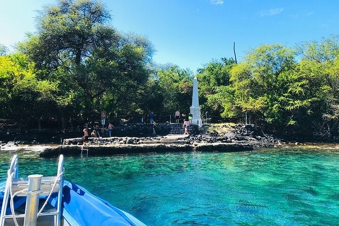 Kona Snorkel Tour: Captain Cook Reef Snorkel, Dolphin & Sea Caves - Crew Style, Group Size, and the Best Time to Go