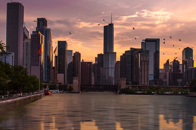 Lake Michigan Sunset Cruise in Chicago - Sunset on Lake Michigan: When the Skyline Lights Up