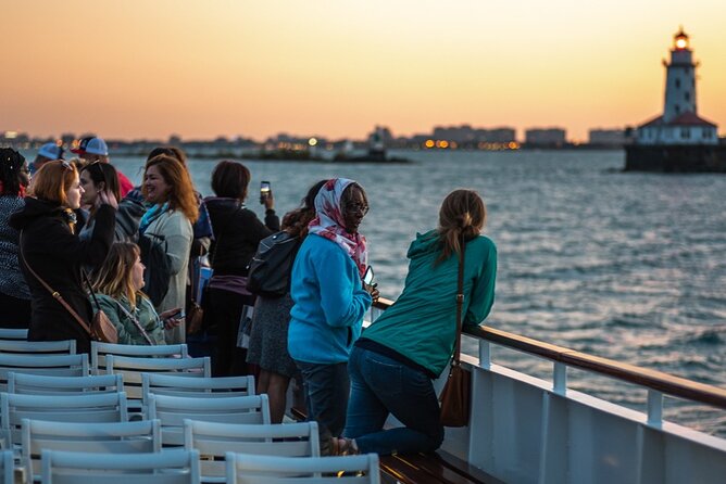 Lake Michigan Sunset Cruise in Chicago - FAQ