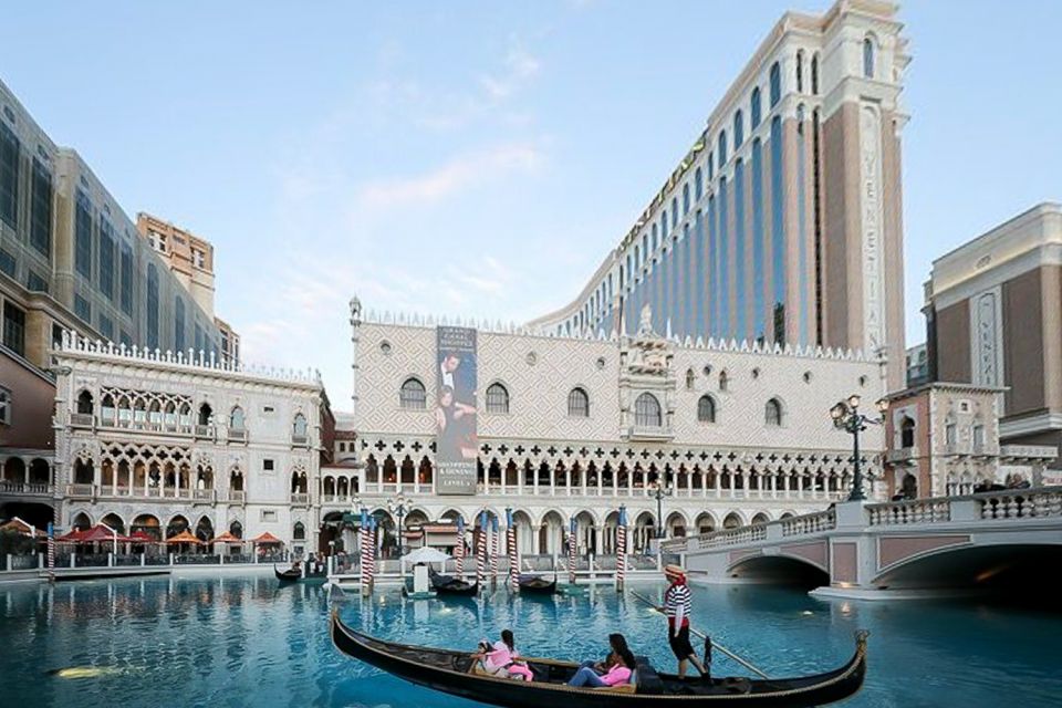 Las Vegas: Entry to Madame Tussauds with a Gondola Cruise - Key moments worth planning for