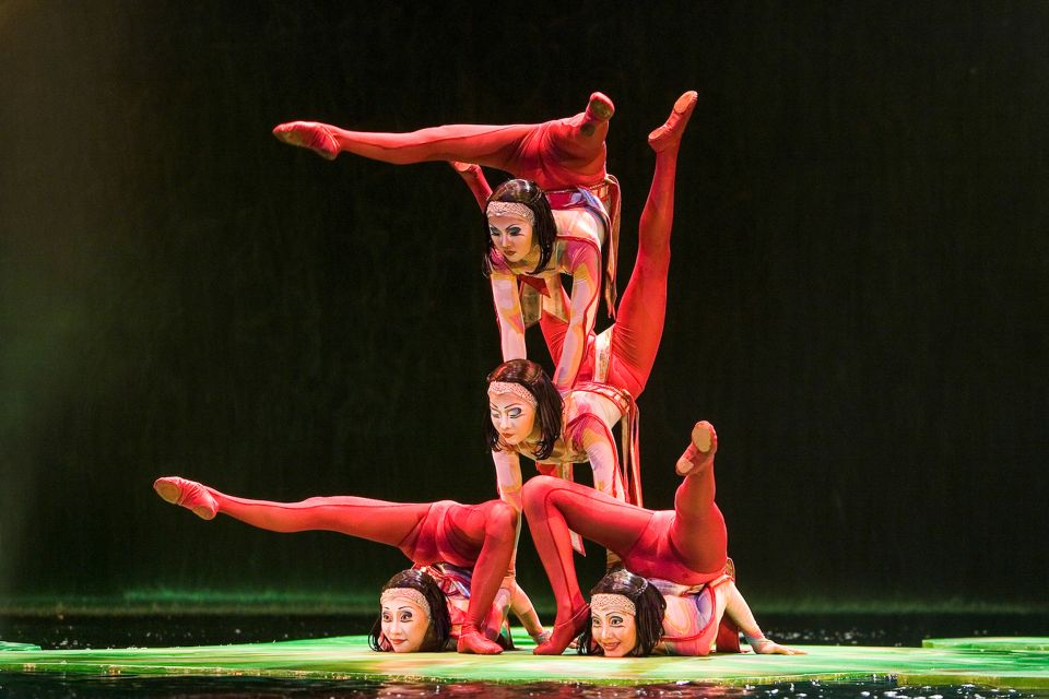 Las Vegas: “O” by Cirque du Soleil at Bellagio - Should you book O by Cirque du Soleil at Bellagio?