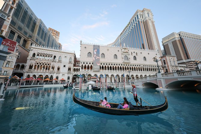 Las Vegas Super Saver: Madame Tussauds with Gondola Boat Ride - Stop 4: A Quick Look at the Las Vegas Strip