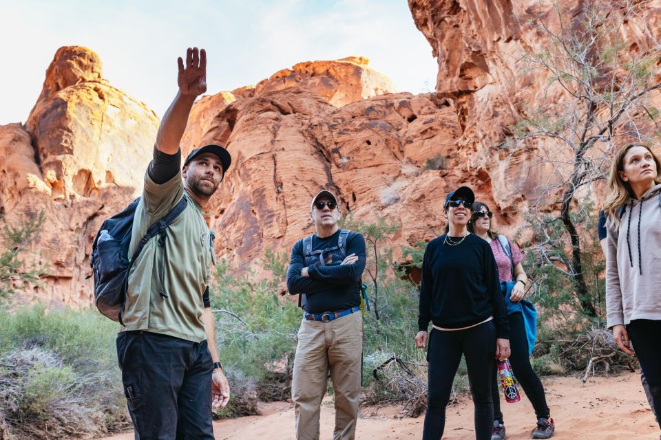 Las Vegas: Valley of Fire Guided Hike with Drinks and Snacks - Pickup and transfer: turning city time into desert time