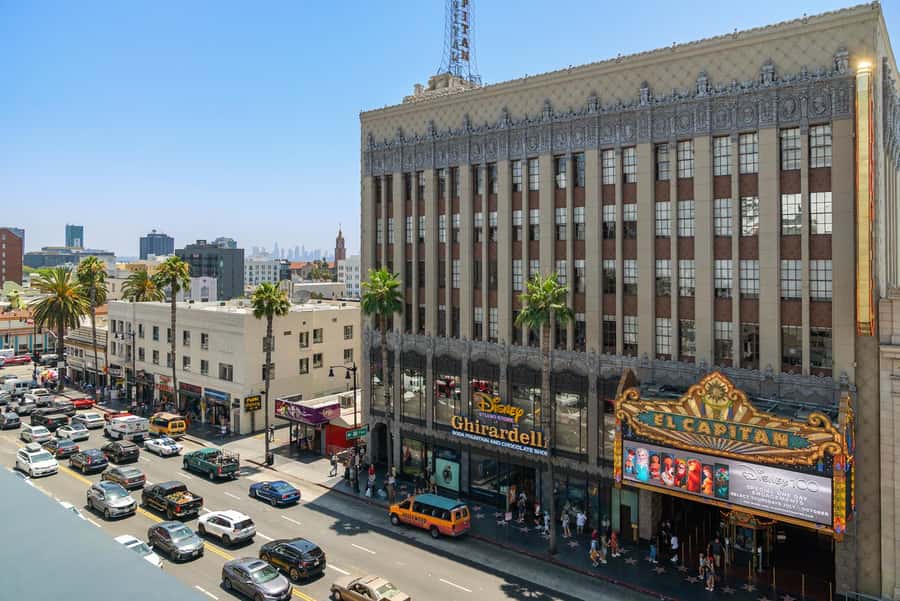 Los Angeles: Celebrity Homes and Hollywood Open-Air Bus Tour - Beverly Hills Sign stop: the short break that does real work
