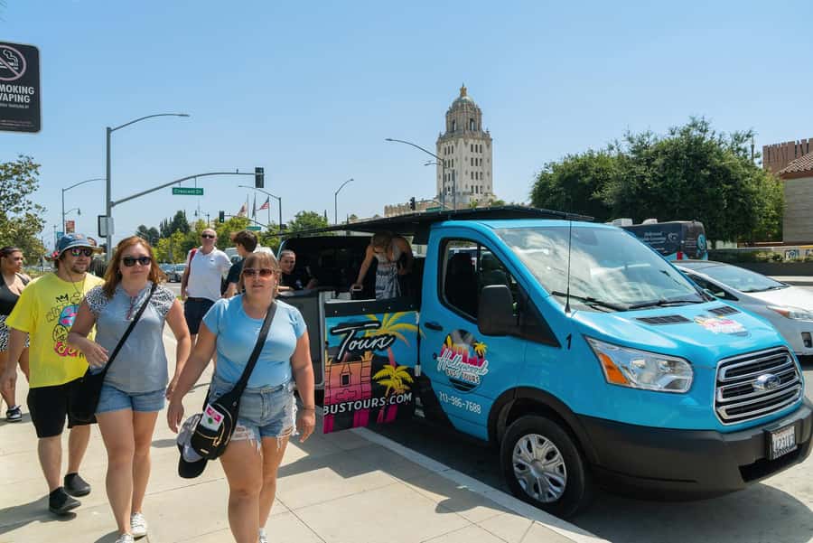 Los Angeles: Celebrity Homes and Hollywood Open-Air Bus Tour - Guide style on the bus: the humor factor is not small
