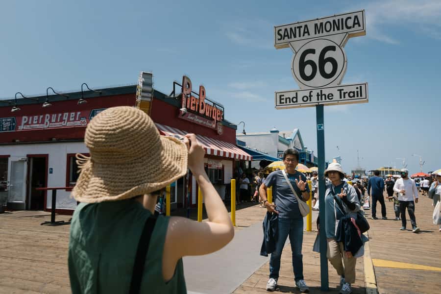 Los Angeles: Half-Day Best of LA Tour - Griffith Observatory and Hollywood Sign viewpoints (Monday caveat included)