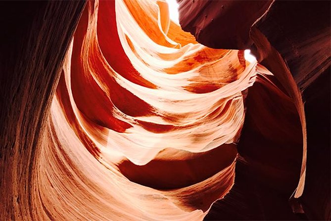 Lower Antelope Canyon Admission Ticket - How Navajo guides turn geology into meaning—and better photos