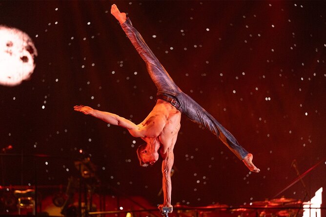 Mad Apple by Cirque du Soleil at New York New York Hotel and Casino - What makes Mad Apple special: live band, comedy pace, and athletic highlights