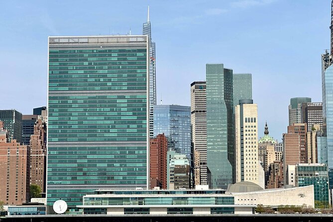 Manhattan Architecture Yacht Cruise - Circling Manhattan’s Core: Financial District to Lower East Side