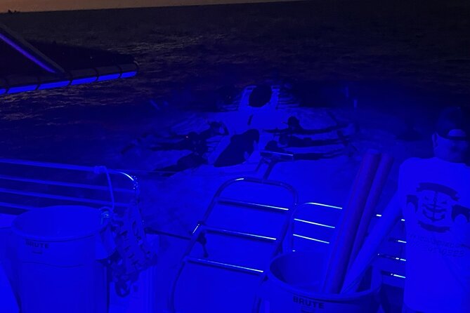 Manta Ray Night Snorkel in Kona - The boat: 2016 build, smooth access, and an actual plan for comfort