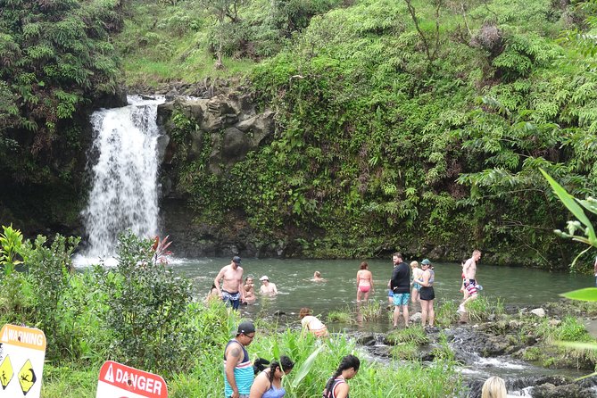 Maui: Famous Road to Hana Waterfalls and Lunch by Mercedes Van - Lava Tubes and Hana Bay: Volcanic Maui Up Close